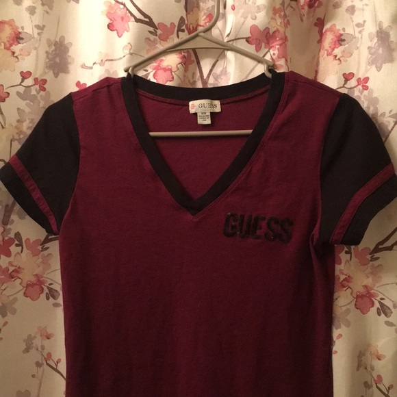 💕GUESS baseball tee size M - Picture 3 of 4
